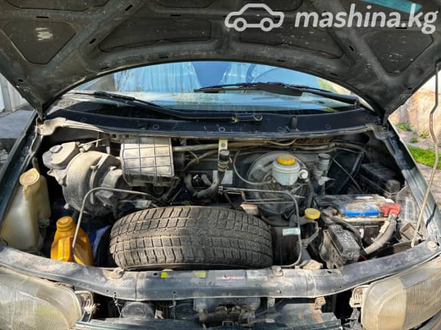 Nissan Serena I (C23) 1.6 MT