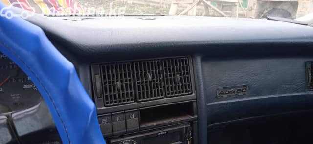 Audi 80 IV (B3) 1.8 MT