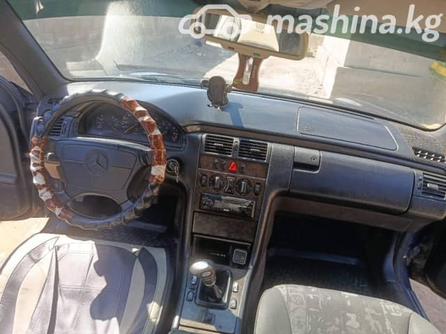 Mercedes-Benz E-Класс II (W210, S210) 230 2.3 MT