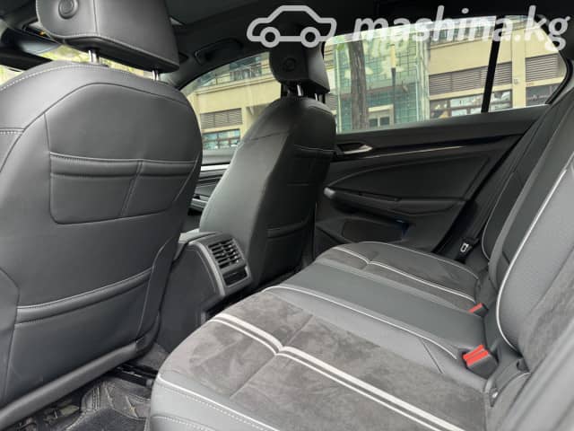 Volkswagen Golf VIII 1.4 AT