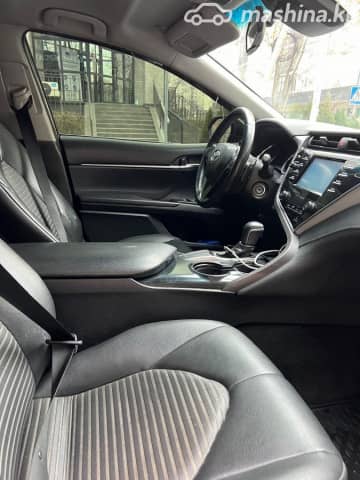 Toyota Camry VIII (XV70) 2.5 AT
