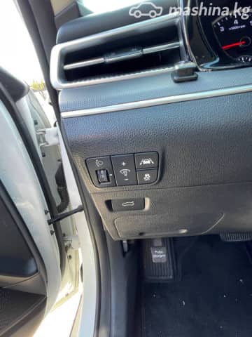 Kia K5 III 2.0 AT