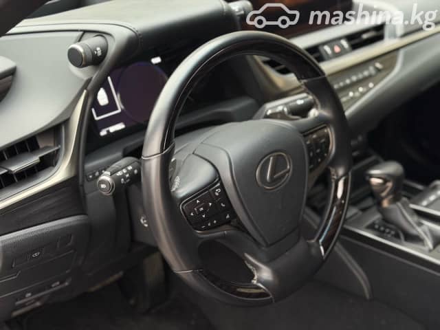 Lexus ES VII
