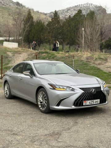 Lexus ES VII Рестайлинг 250 2.5 AT 4WD