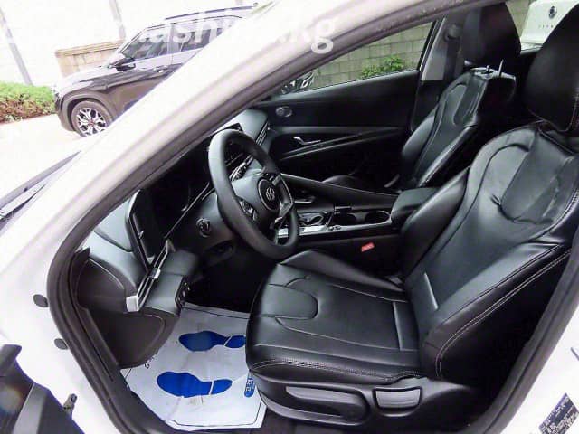 Hyundai Avante VII 1.6hyb AMT