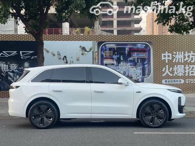 LiXiang L6 1.5hyb AT 4WD