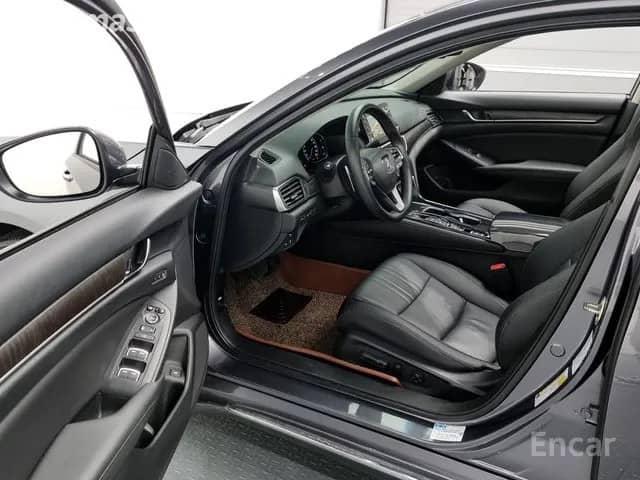 Honda Accord X 2.0hyb CVT