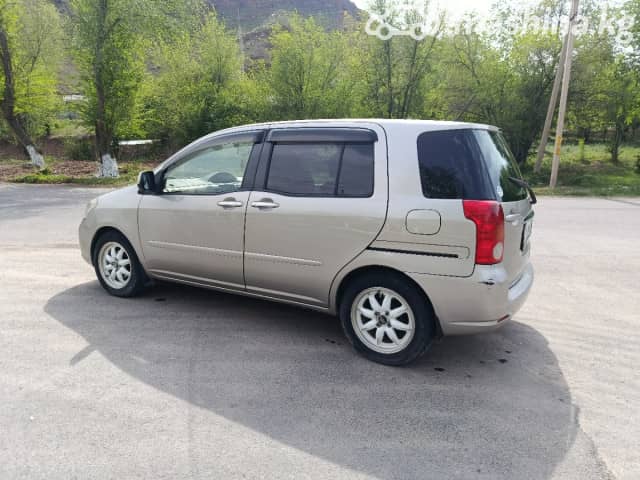 Toyota Raum II 1.5 AT