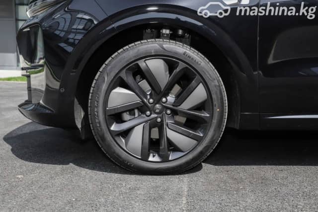 LiXiang L6 1.5hyb AT 4WD