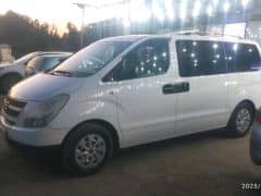 Hyundai Starex (H-1) II 2.5d MT