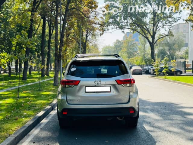 Toyota Highlander III (U50) Рестайлинг 3.5 AT 4WD