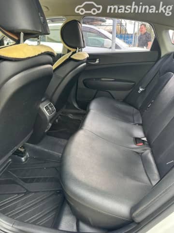 Kia K5 II 2.0 AT