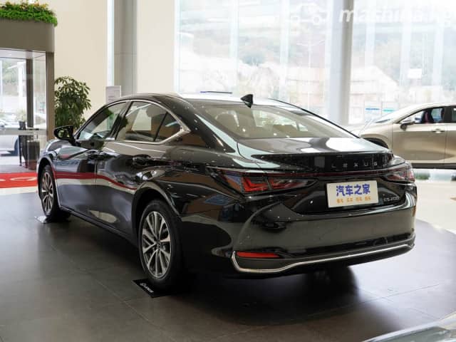 Lexus ES VII Рестайлинг 2 200 2.0 CVT