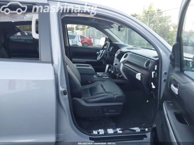 Toyota Tundra II Рестайлинг CrewMax 5.7 AT 4WD