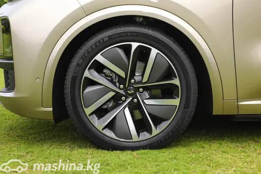 LiXiang L9 Рестайлинг 1.5hyb AT 4WD