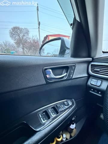 Kia K5 II 2.0 AT
