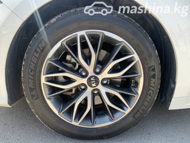 Kia K5 III 2.0 AT