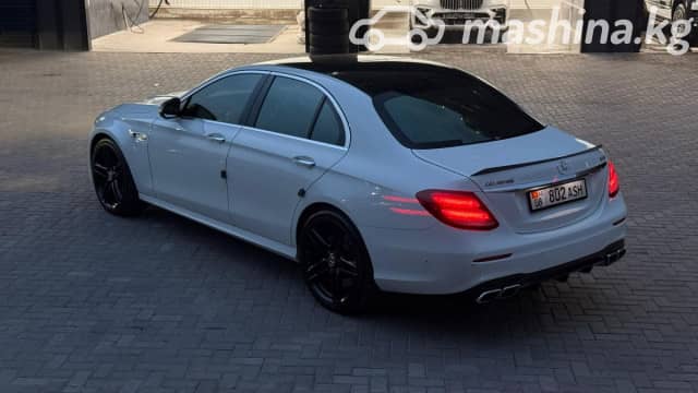 Mercedes-Benz E-Класс AMG V (W213) 63 AMG 4.0 AT 4WD