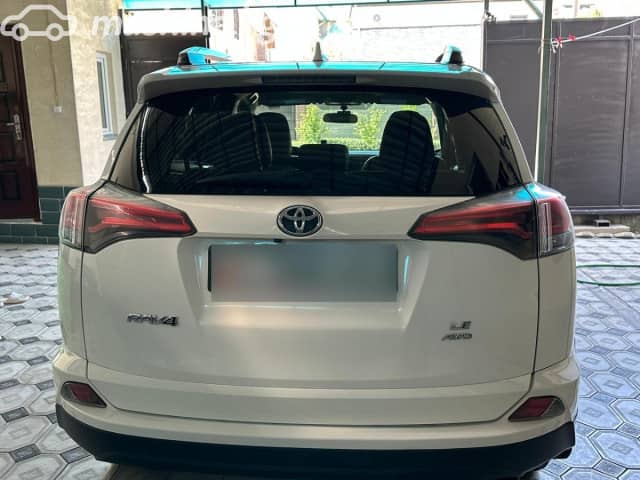 Toyota RAV4 IV (XA40) Рестайлинг 2.5 AT 4WD