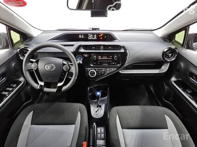 Toyota Prius c I Рестайлинг 1.5hyb AT