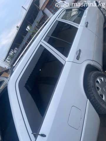 Mercedes-Benz W124 260 2.6 MT 4WD