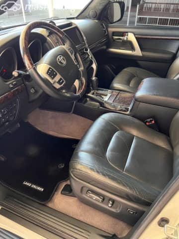Toyota Land Cruiser 200 Series Рестайлинг 1 4.6 AT 4WD