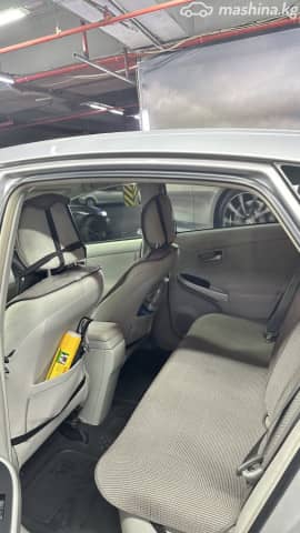 Toyota Prius III Рестайлинг (XW30)