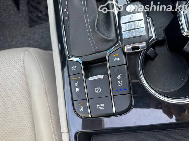 Kia Carnival III 2.2d AT