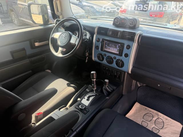 Toyota FJ Cruiser 4.0 AT 4WD