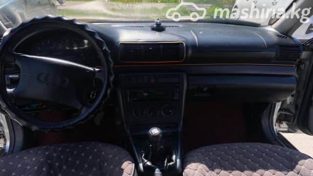 Audi A4 I (B5) 1.6 MT