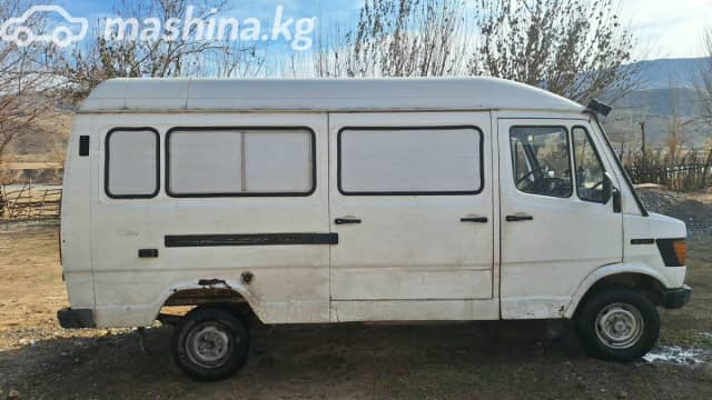 Mercedes-Benz Фургон (4х2)