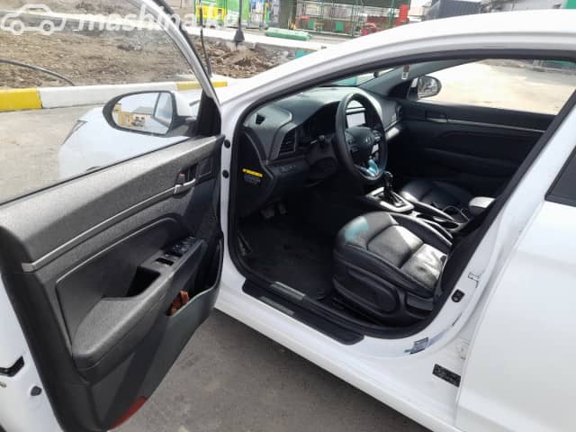 Hyundai Avante VI Рестайлинг 1.6 CVT