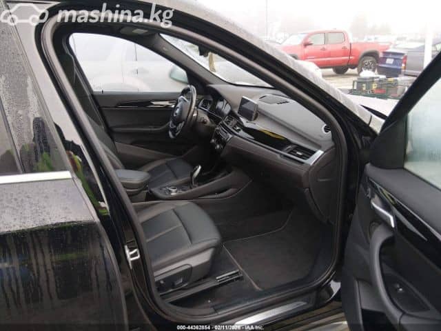 BMW X1 II (F48) Рестайлинг 28i xDrive 2.0 AT 4WD