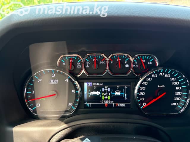 Chevrolet Suburban XI 5.3 AT 4WD