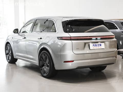 LiXiang L7 Рестайлинг 1.5hyb AT 4WD