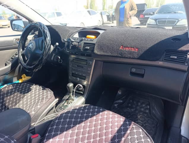 Toyota Avensis II 2.0 AT