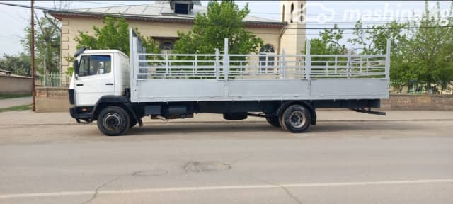 Mercedes-Benz Бортовой (4х2)