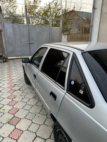 Daewoo Nexia I Рестайлинг 1.5 MT