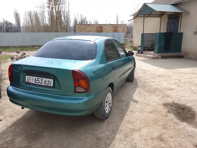 Chevrolet Lanos I 1.5 MT