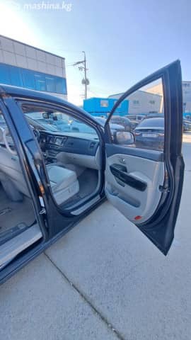 Kia Carnival III 2.2d AT