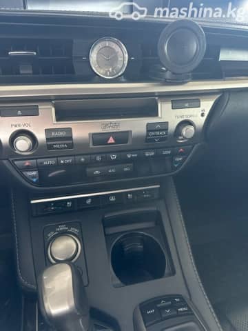 Lexus ES VI Рестайлинг 300h 2.5hyb CVT