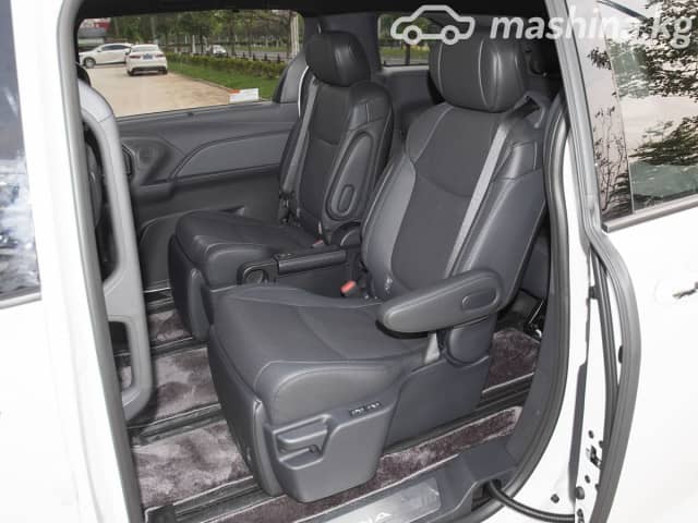 Toyota Sienna IV 2.5hyb AT 4WD