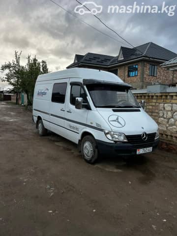 Mercedes-Benz Фургон (6х2)