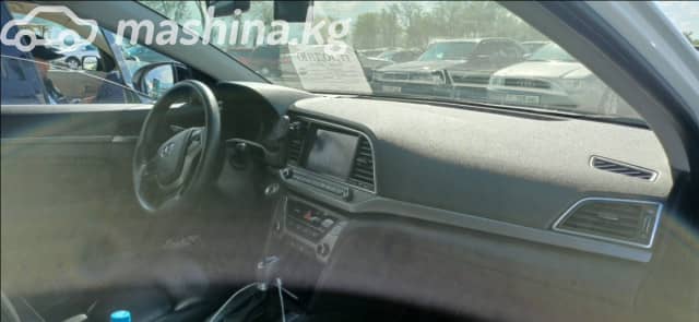 Hyundai Avante VI 1.6 AT