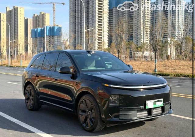 LiXiang L6 1.5hyb AT 4WD