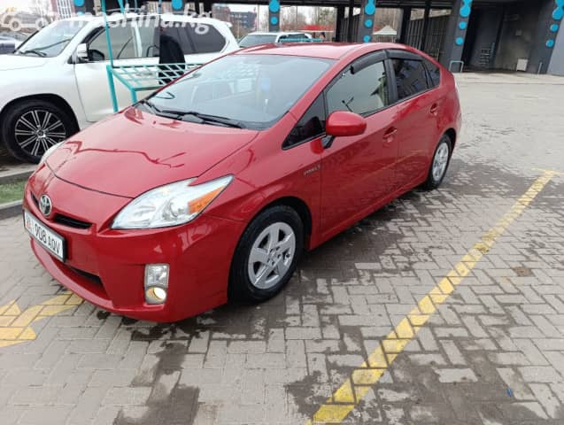 Toyota Prius III Рестайлинг (XW30) 1.8hyb AT