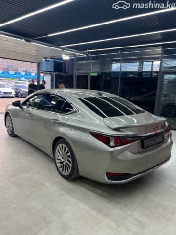 Lexus ES VII Рестайлинг 300h 2.5hyb CVT