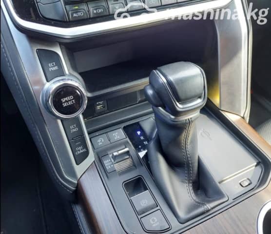 Toyota Land Cruiser 300 Series 4.0 AT 4WD