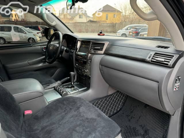 Lexus LX III 570 5.7 AT 4WD