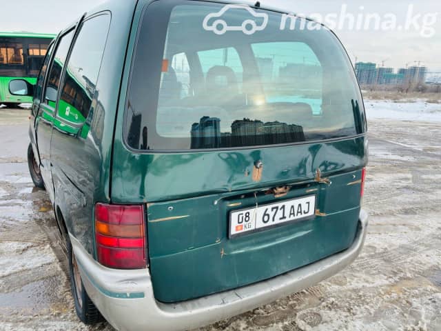 Nissan Serena I (C23) 1.6 MT